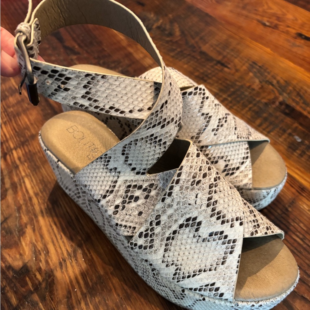 Corkys l Boutique sz 10